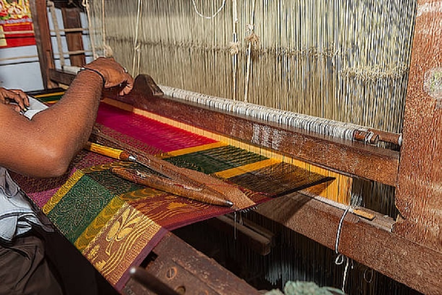 Centre disburses Rs 364 crore for handloom workers` schemes in 2024-25: Minister