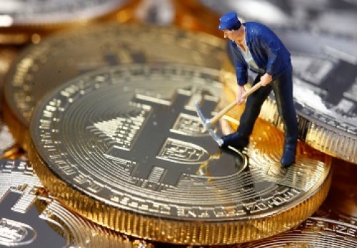 Bitcoin tests 15-month highs after 10% weekend jump