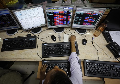 Indian shares rise as banking stocks shine