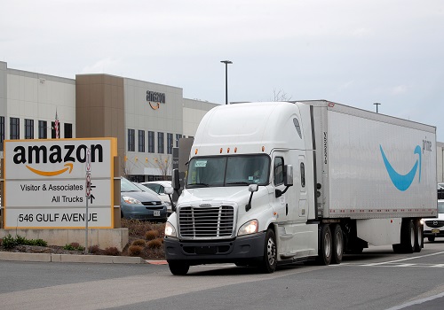 Exclusive-Amazon orders hundreds of trucks that run on natural gas