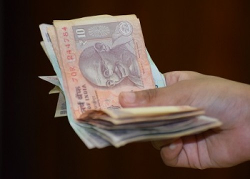 Indian bond yields hit five-month high on lack of immediate RBI support