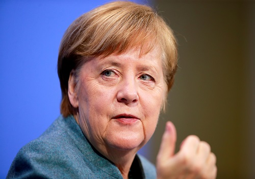 Analysis: Merkel`s vote of confidence in Deutsche Bank belies lender`s problems