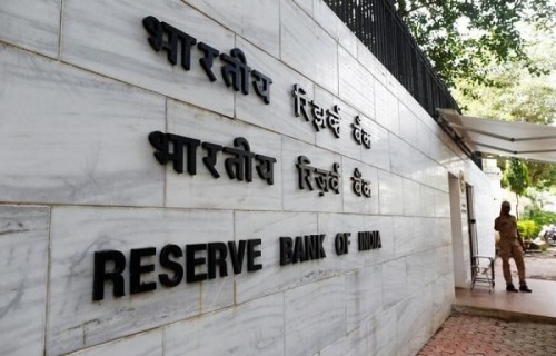 Bank credit rises 6.36% while deposits grow 11.41%: RBI data