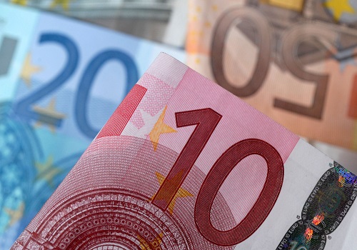 Euro set for biggest monthly drop since mid-2019 on economy fears