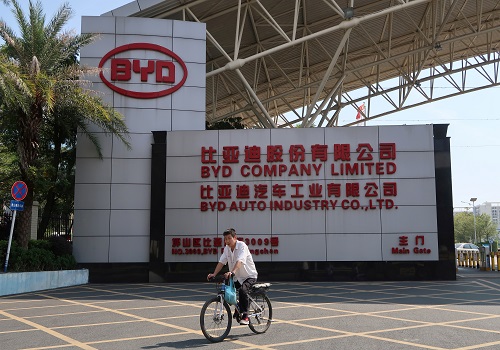 Buffett-backed Chinese EV maker BYD profit up 162% in 2020