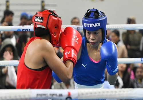 Ace boxer Mary Kom enters 51kg semis, ensures medal