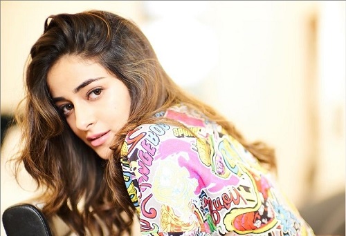Ananya Panday flaunts her post-pack up glow