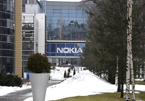 Nokia sees operating margin rising to 10-13% in 2023