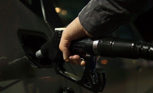 Petrol, diesel prices remain unchanged on Monday