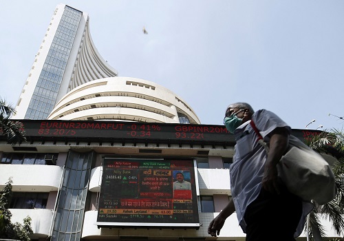Indian shares end lower as financials, consumer goods drag; focus on Reliance results