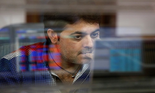 Indian shares inch up ahead of RBI rate decision