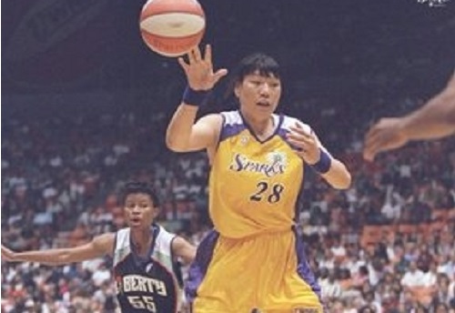 Chinese basketball legend Zheng Haixia in FIBA Hall of Fame 2021