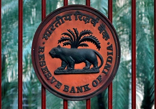 RBI caps tenure of bank MD and CEOs to 15 yrs