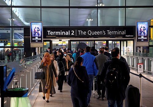 Analysis: Digital passes fail to banish airline fears over airport chaos