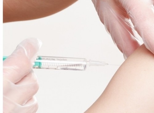 The Government`s decision to vaccinate people over the age of 18 from May 1 By Dr. Vivek Talaulikar, Global Hospital