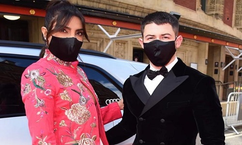 Priyanka Chopra , Nick Jonas go `red and black` on BAFTA red carpet
