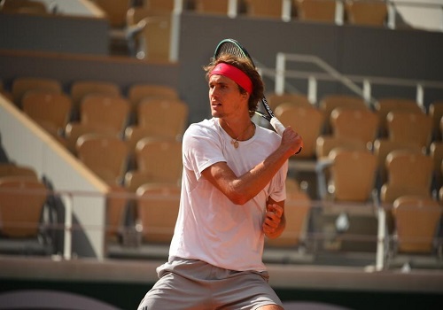 After initial hiccups, Zverev enters maiden French Open semis