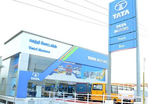 Tata Motors gains on partnering with IndusInd Bank