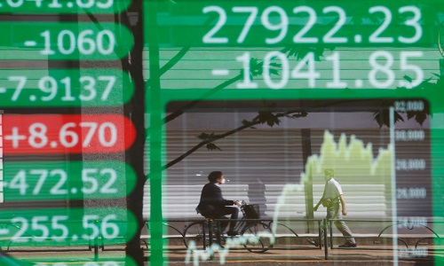 Asian shares fall further, dollar stays strong