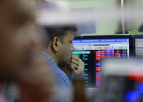 Key indices rebound from lows to end flat on Wednesday