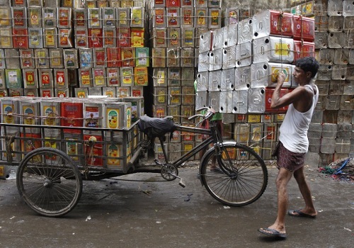 India cuts soyoil, sunflower oil import tax