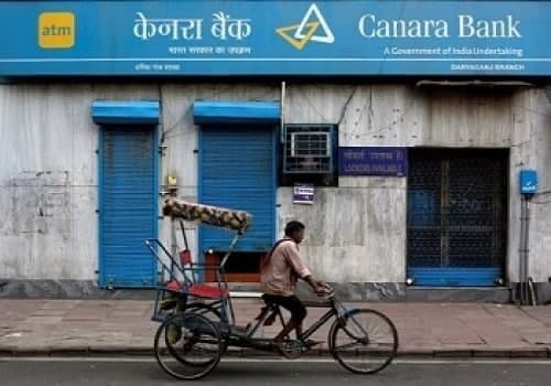 Canara Bank climbs on raising Rs 2,500 crore through QIP