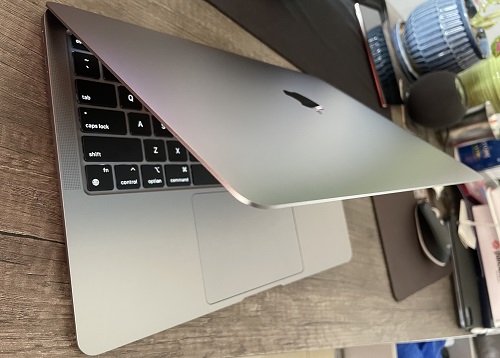 MacBook Air with Apple silicon to enter mass production in Q3 2022: Report