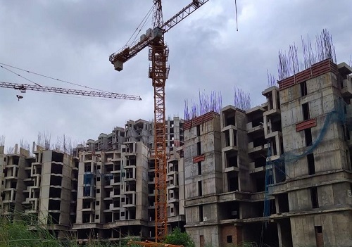 DLF rises on reporting 63% rise in Q2 consolidated net profit