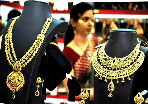 Gold prices remained stable on Dhanteras even as demand soared