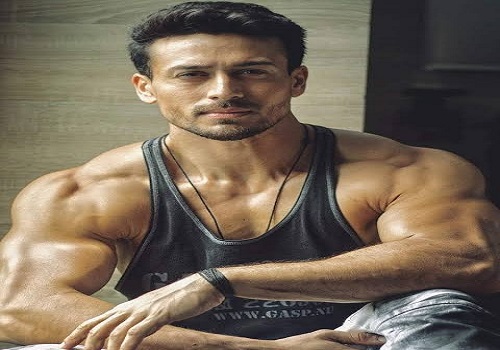 Tiger Shroff takes to ice-skating in between schedule of 'Ganapath'