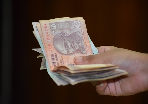 Rupee strengthens against US dollar despite sustained sell-offs in domestic equities