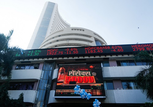Indian shares end lower as Omicron cases surge