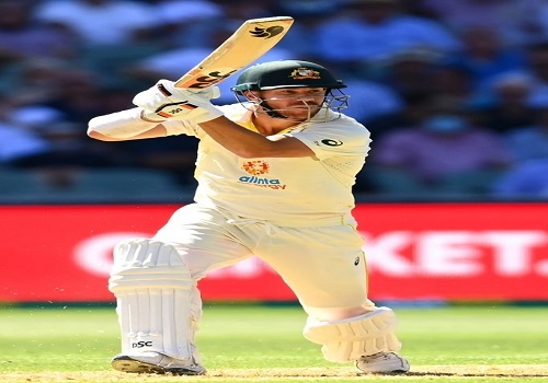 The Ashes, 2nd Test: Warner and Labuschagne rebuild Australia's innings