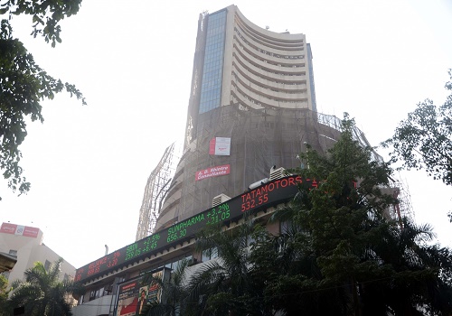 Indian shares tumble on declines in tech firms, Bajaj Finserv