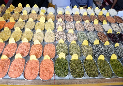 Urad dal wholesale price drops by 4.99%, says Government 