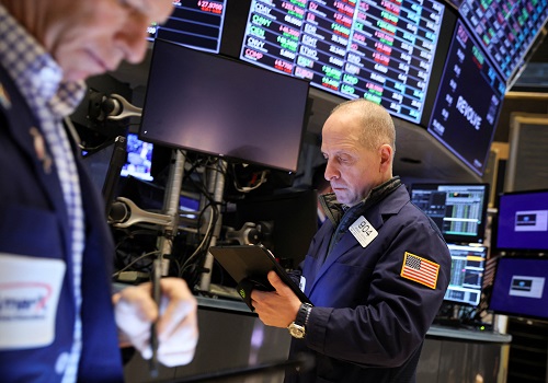Stocks rally, oil dips as investors digest sanctions on Russia