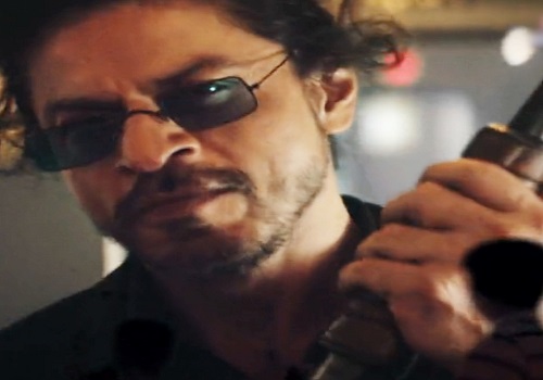 SRK sets the Internet on fire with 'Pathan' look in ad
