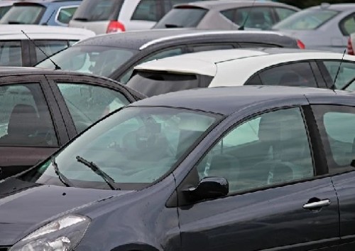 Passenger vehicle retail sales drop 10% in January: FADA