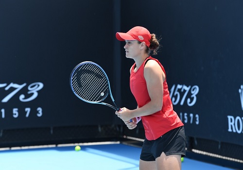 500px x 350px - Tennis world, Sania Mirza send wishes to Ash Barty on her retirement
