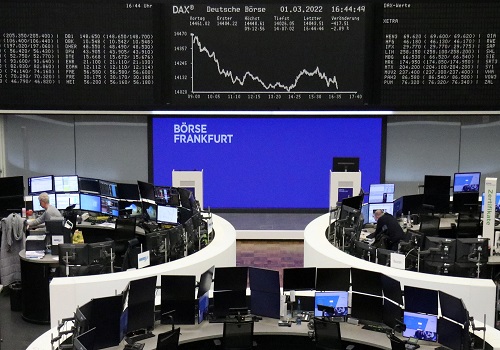 Stocks make small gains but Ukraine crisis keeps investors cautious