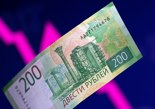 Stocks slide on Ukraine woes, oil storms back above $100