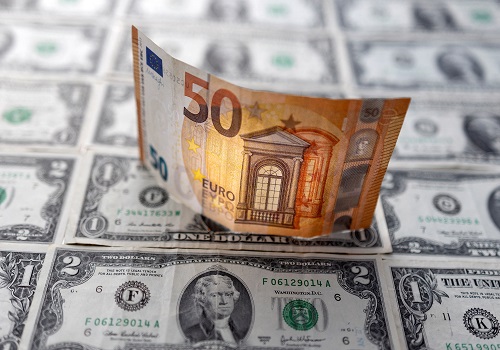Dollar hits five-year high, growth concerns dent euro