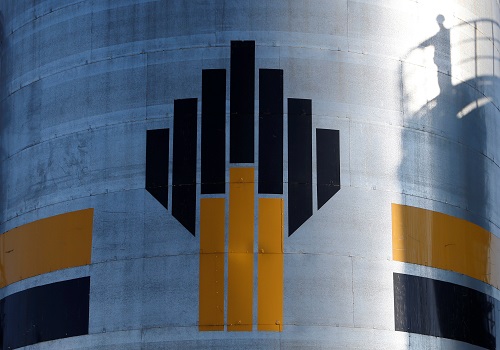 Some banks stop credit for oil imports by Rosneft-owned India refiner Nayara 