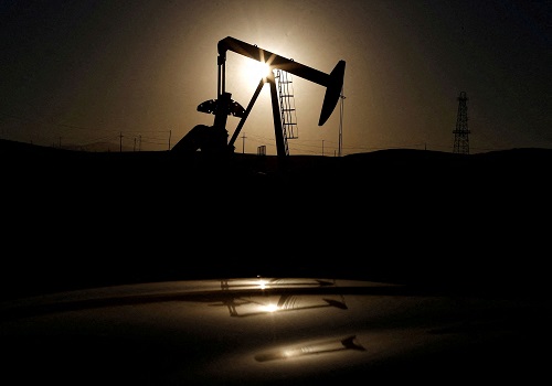 Oil prices fluctuate in the face of supply and demand concerns