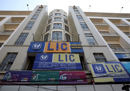 Swastika Investmart sees 'flat' listing for LIC, recommends investors to go long