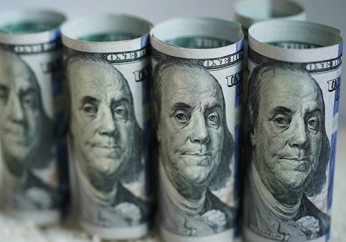 Dollar rises off of 1-month low ahead of Fed minutes