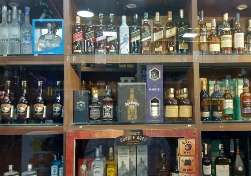 Telangana hikes liquor prices by 20-25%