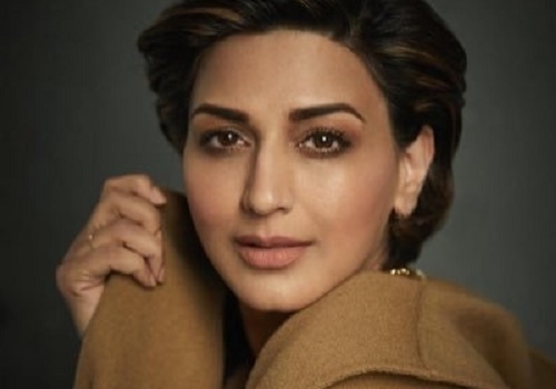500px x 350px - Sonali Bendre to make OTT debut with 'The Broken News'