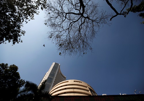 Indian shares post first weekly gain in three on banking, auto boost