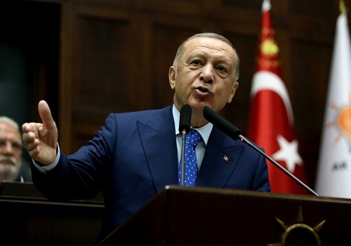 Erdogan vows more interest cuts despite 24-yr-high inflation